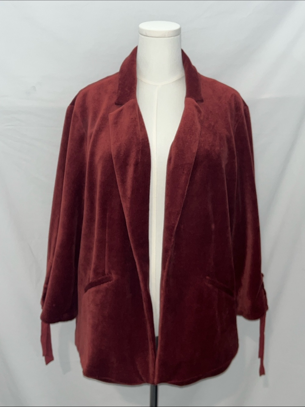 Elle Plush Open-Front Blazer in Burgundy
